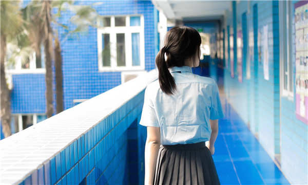 依兰如何找到一个可以帮助我生孩子的女人？