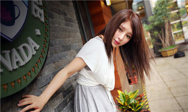 依兰想找一个女性生孩子给报酬-｛找个女人生孩子多少钱｝